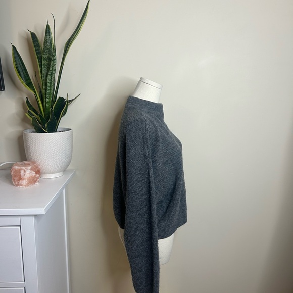 H&M Grey mock neck knit sweater short - Picture 4 of 6